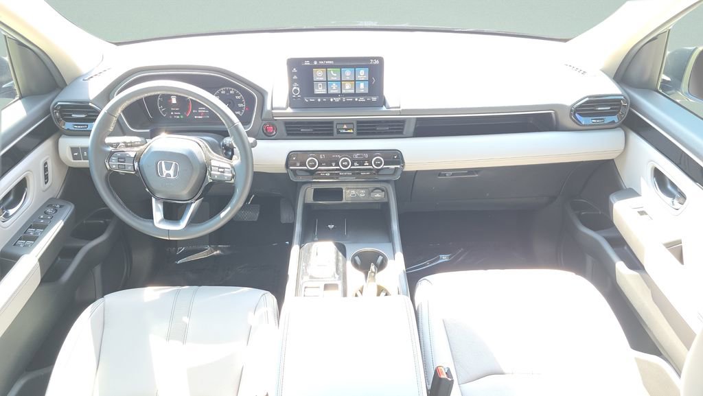Used 2025 Honda Pilot EX-L image 10