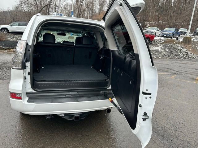 Used 2016 Lexus GX 460 Luxury w/ Preferred Accessory Package image 23