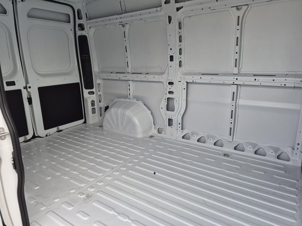 New 2026 RAM ProMaster 2500 w/ Convenience Group FWD image 9