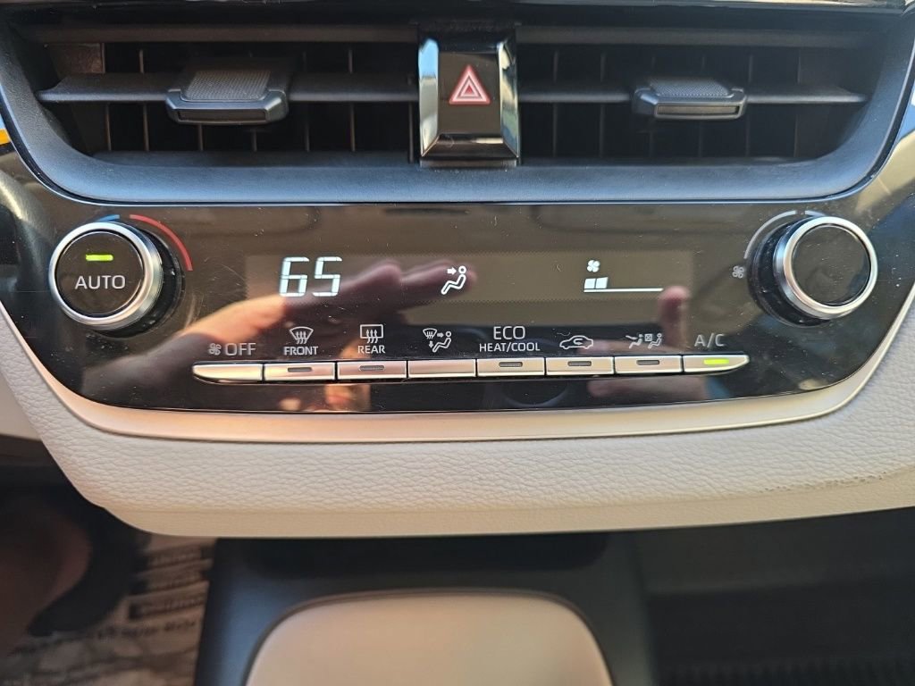 Used 2022 Toyota Corolla LE image 25