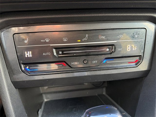 Used 2023 Volkswagen Tiguan SE R-Line image 23