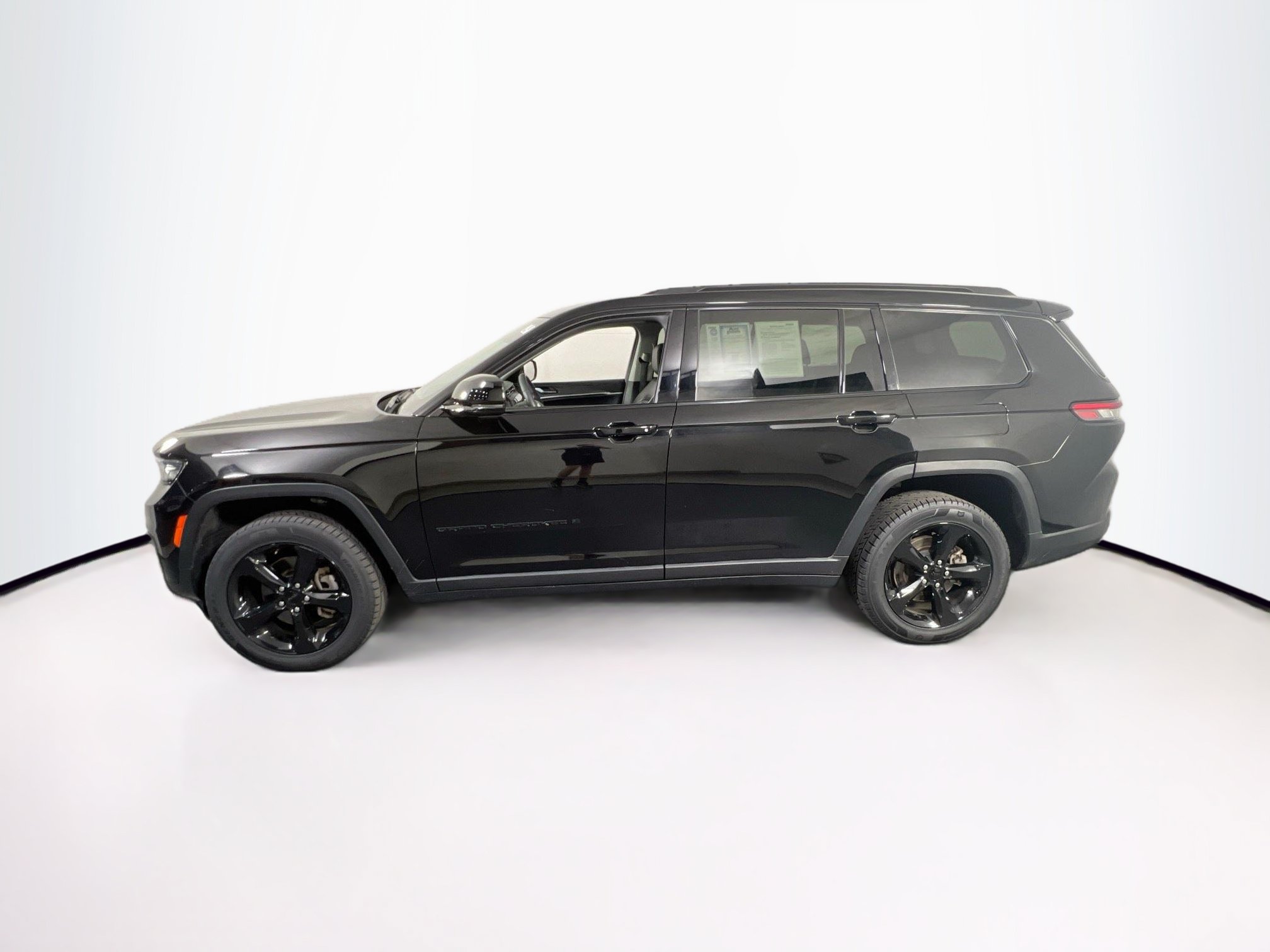 Used 2023 Jeep Grand Cherokee L Limited w/ Black Appearance Package AWD/4WD image 8