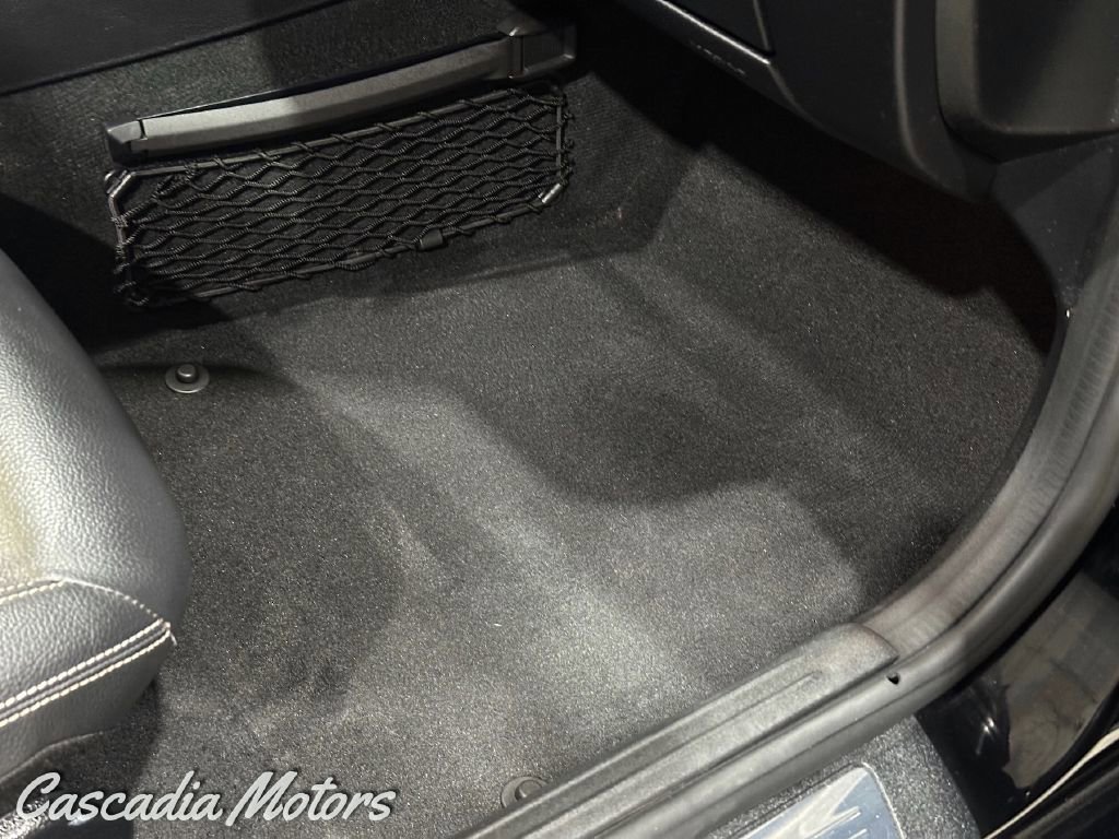 Used 2016 Mercedes-Benz SLK 300 image 17
