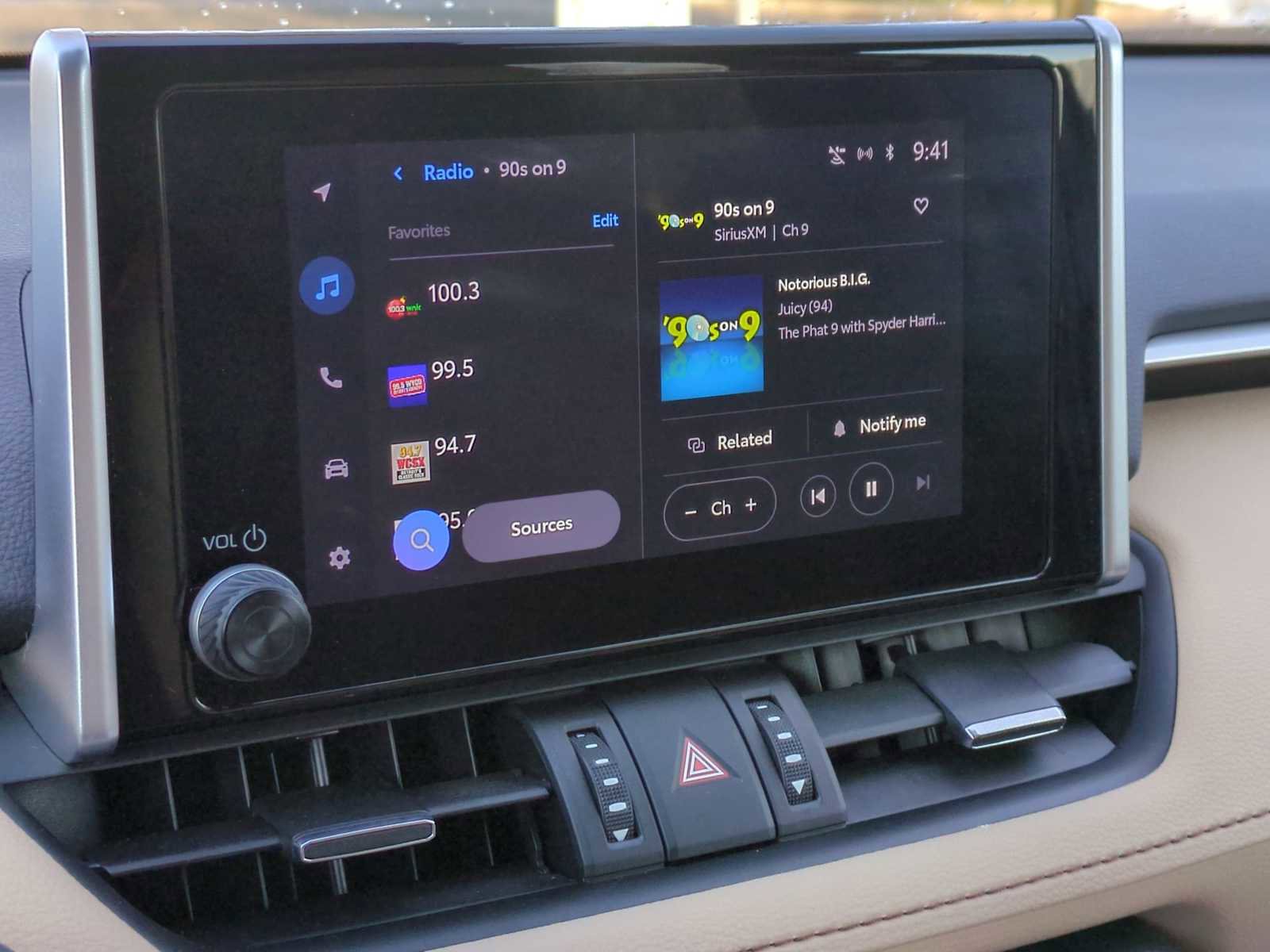 Used 2023 Toyota RAV4 XLE Premium image 30