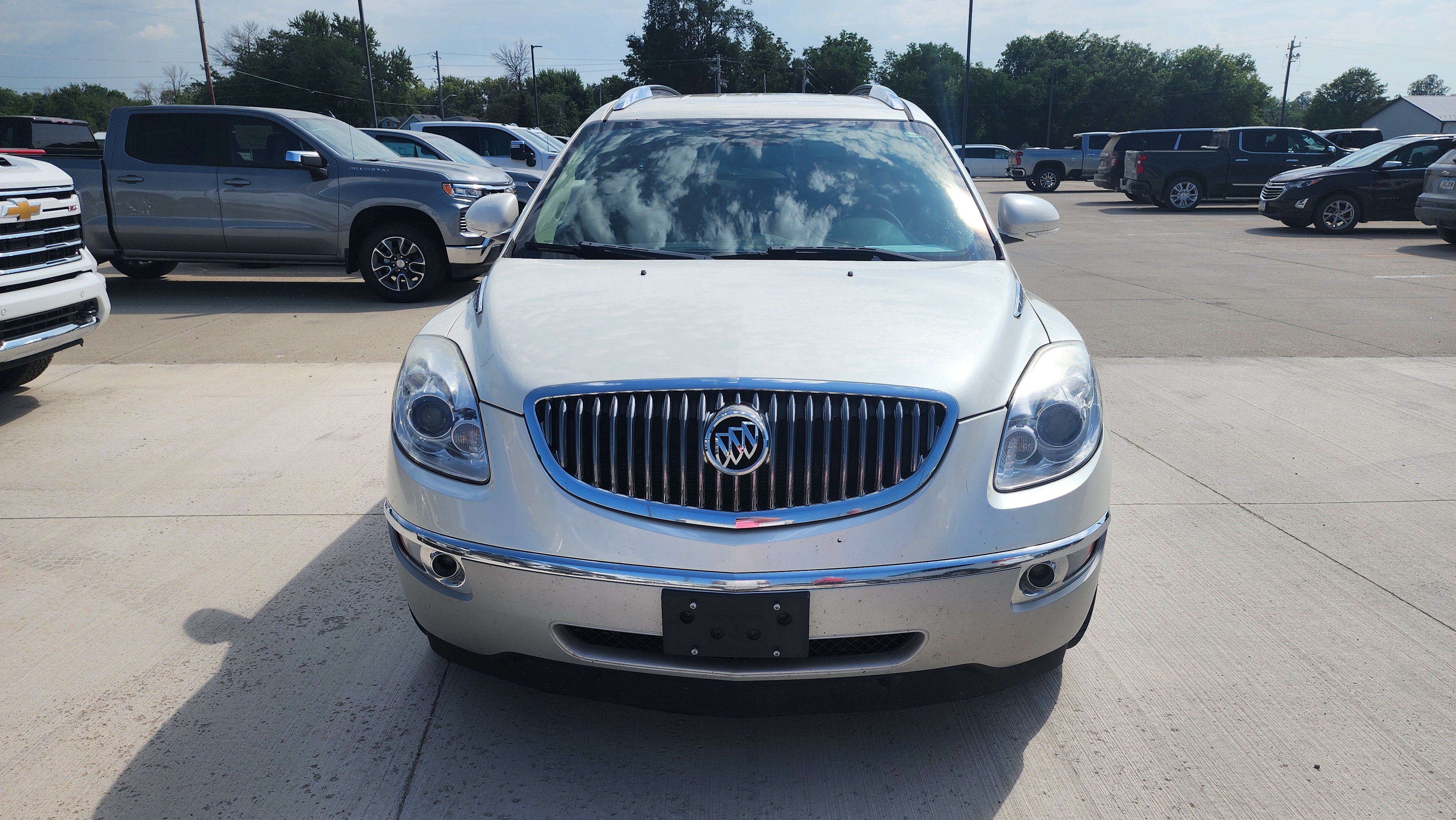 Used 2009 Buick Enclave CXL w/ Driver Confidence Package FWD image 7