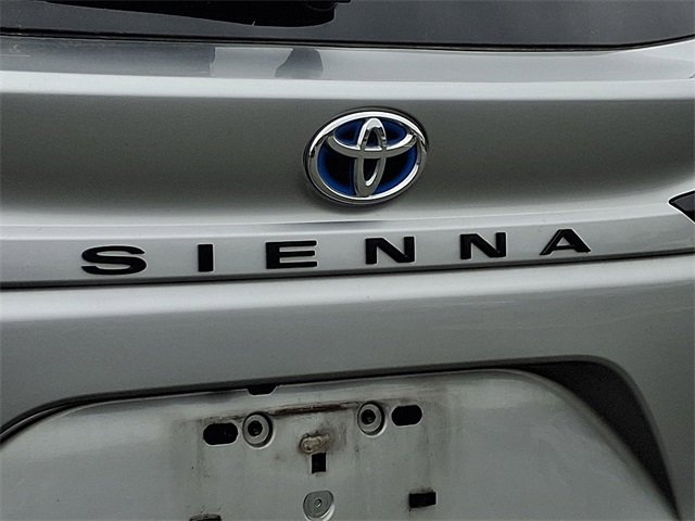 Used 2024 Toyota Sienna XLE image 33