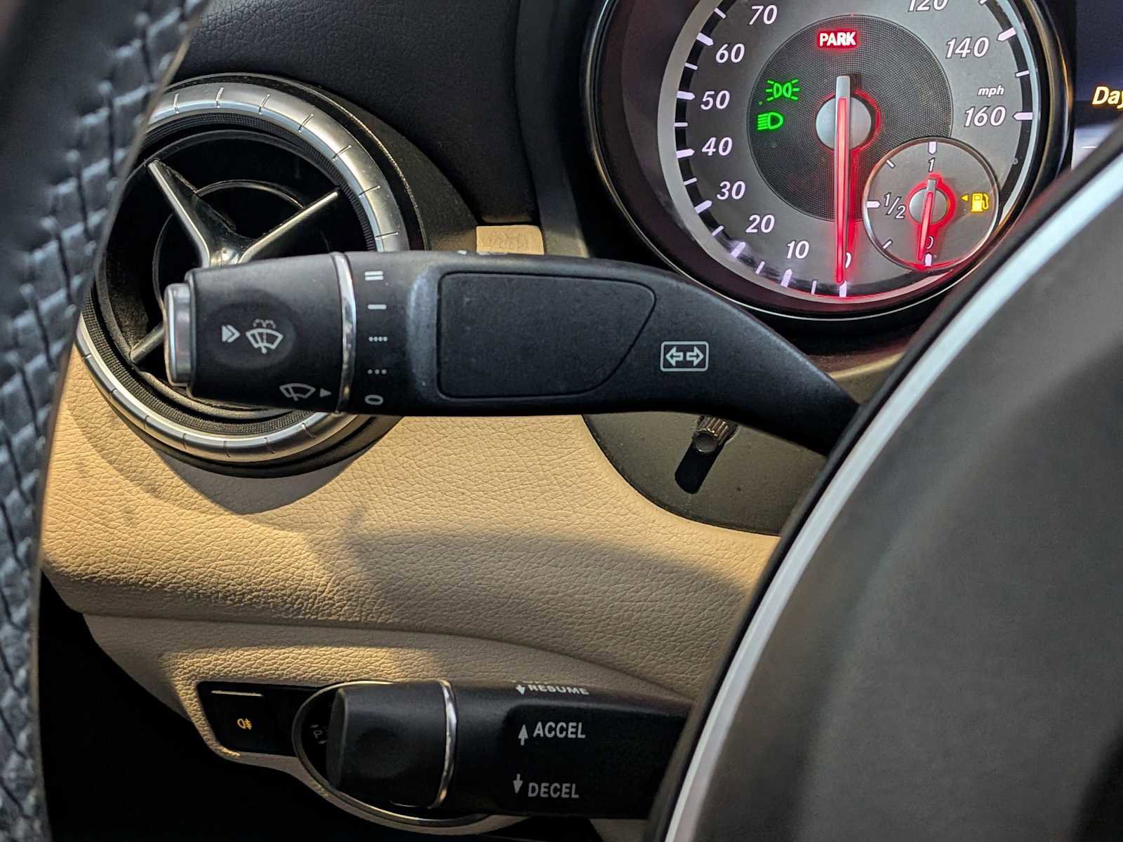 Used 2015 Mercedes-Benz CLA 250 image 25