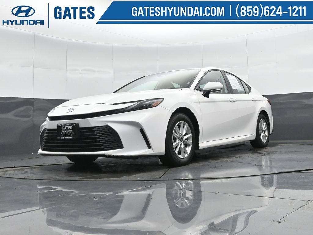 Used 2025 Toyota Camry LE image 44