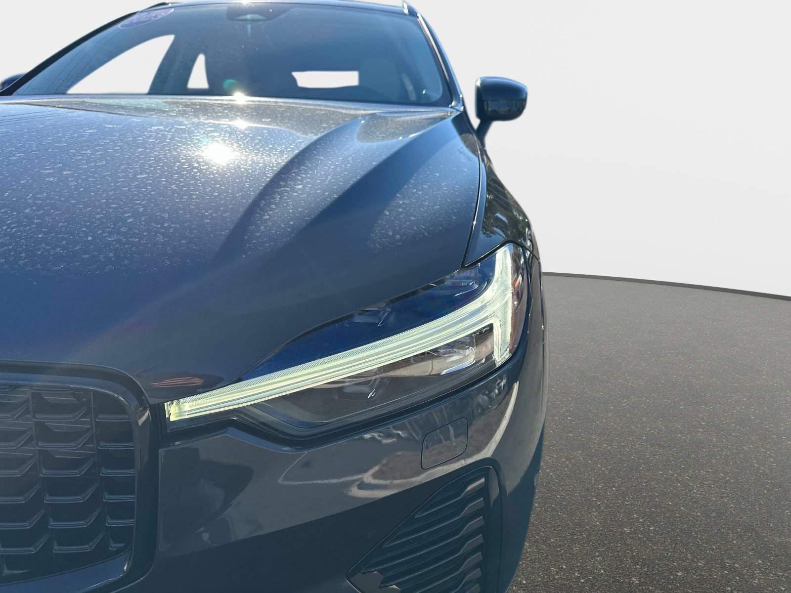 Certified 2023 Volvo XC60 B5 Plus w/ Climate Package image 9