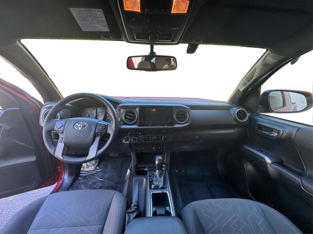 Used 2017 Toyota Tacoma TRD Off-Road w/ Premium & Technology Package image 15