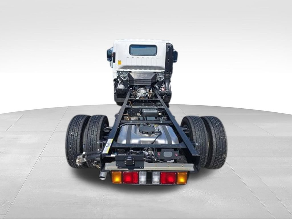 New 2026 Chevrolet Low Cab Forward RWD image 7