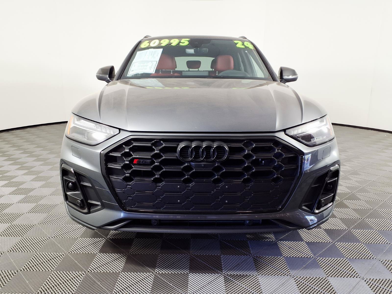 Used 2024 Audi SQ5 Prestige AWD/4WD image 2