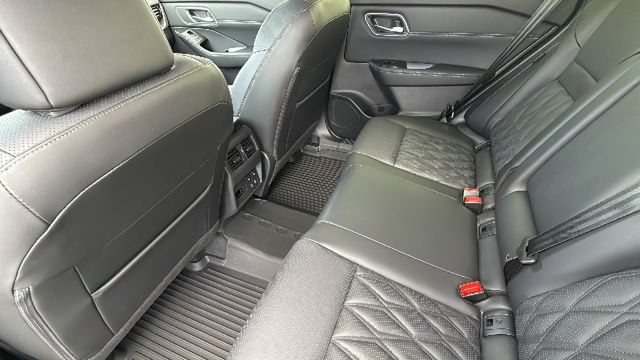 New 2026 Nissan Rogue Platinum w/ Platinum Premium Package AWD/4WD image 24