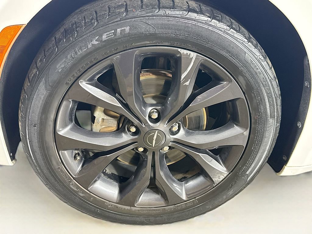 Used 2019 Chrysler Pacifica Touring Plus w/ Advanced Safetytec Group image 40