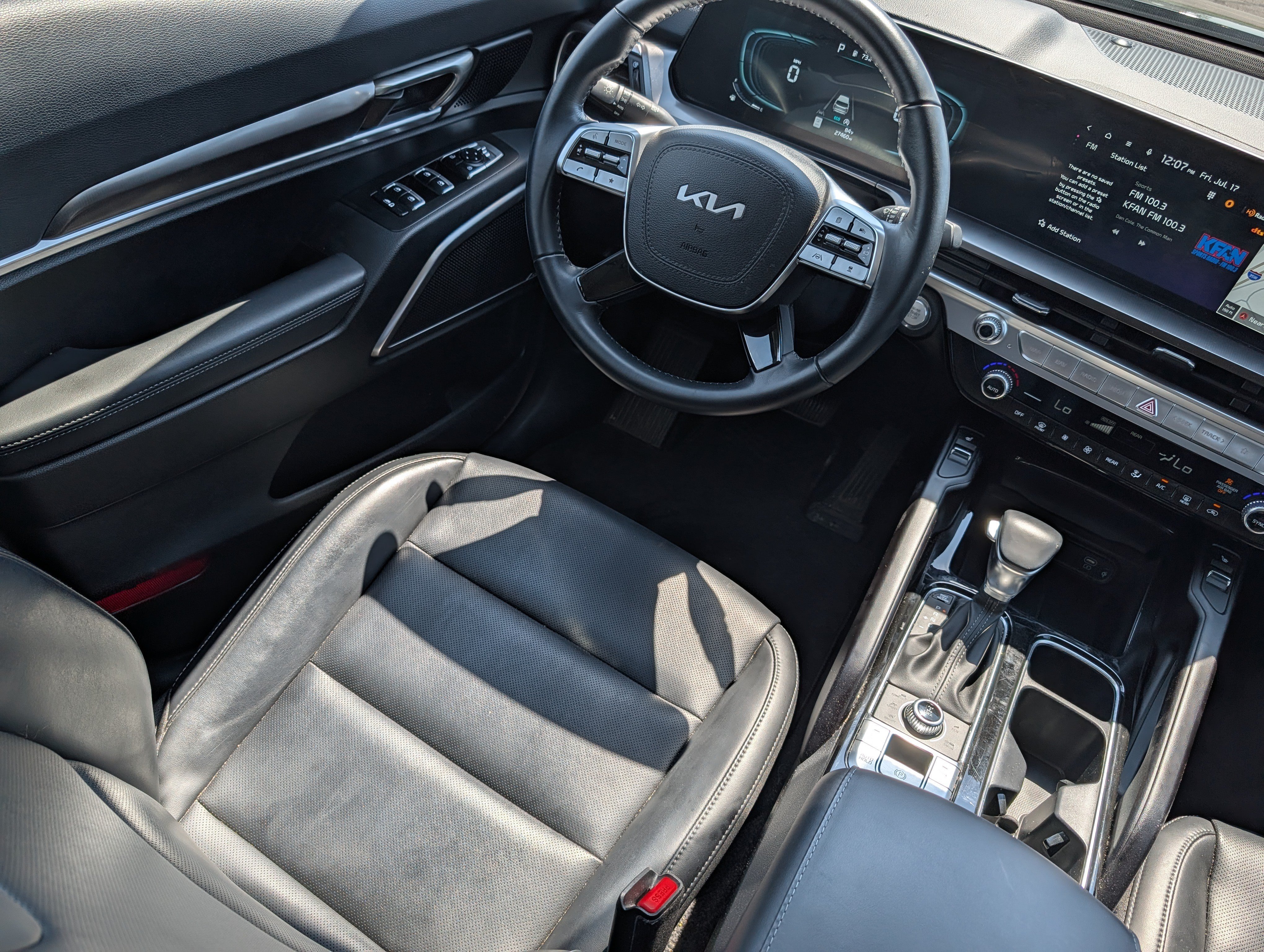 Certified 2024 Kia Telluride S w/ S Sunroof Package AWD/4WD image 9
