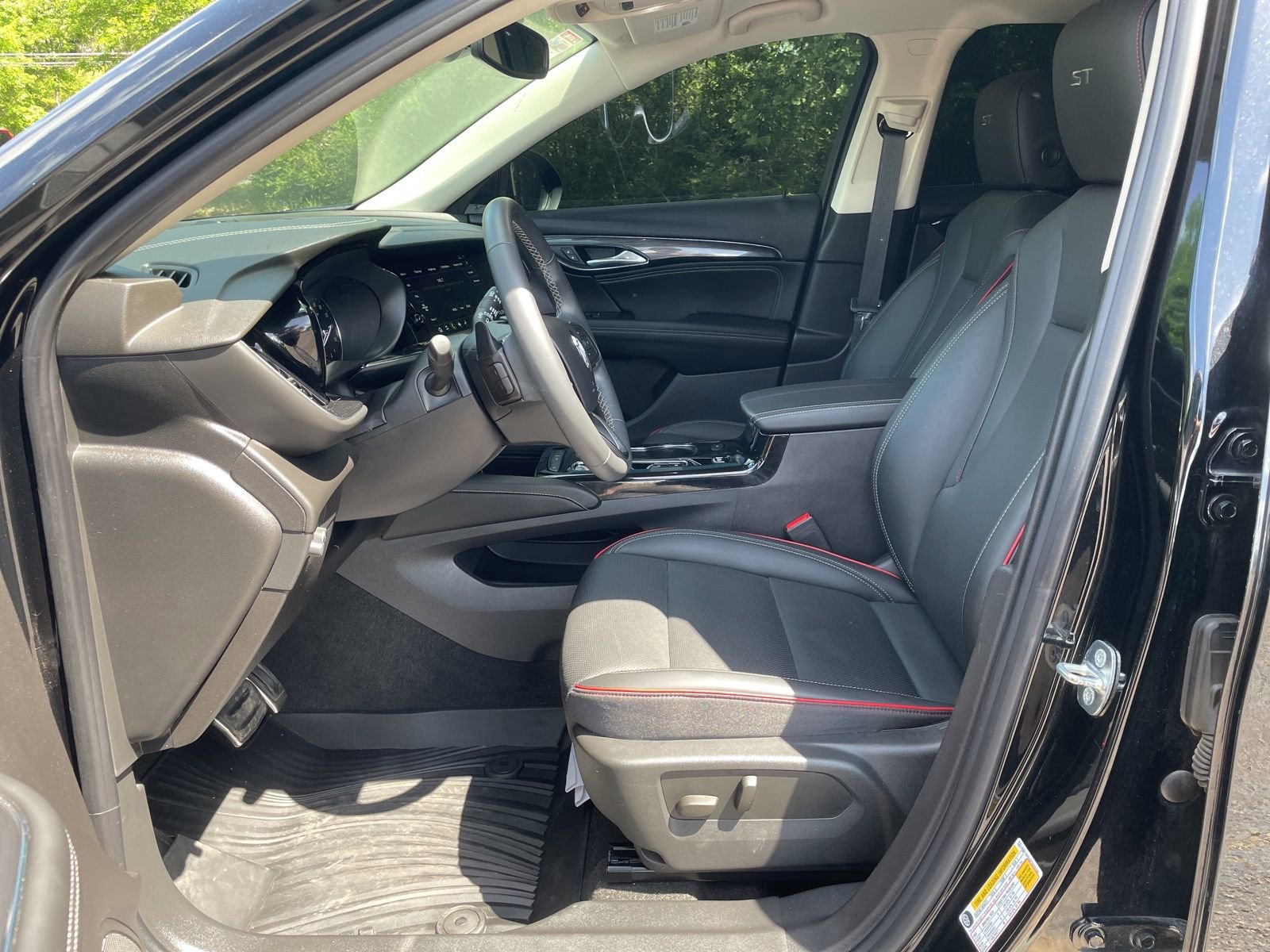 Used 2023 Buick Envision Essence w/ Sport Touring Package image 11