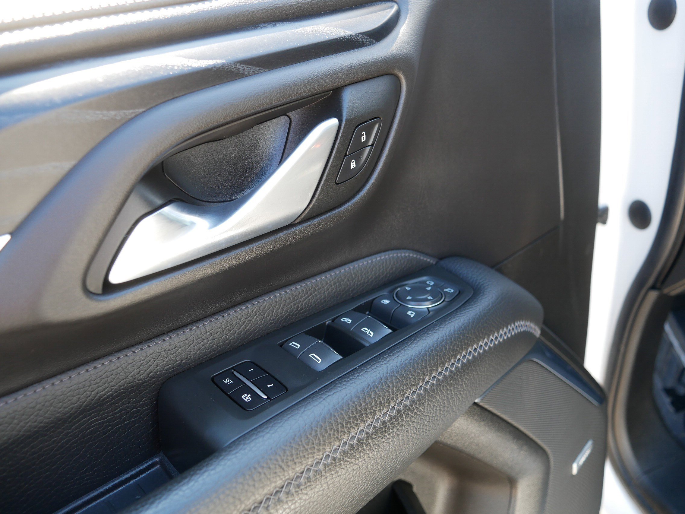 Used 2022 GMC Yukon XL Denali image 19