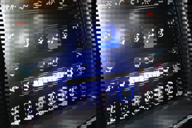 Used 2016 Chrysler 300 C image 16