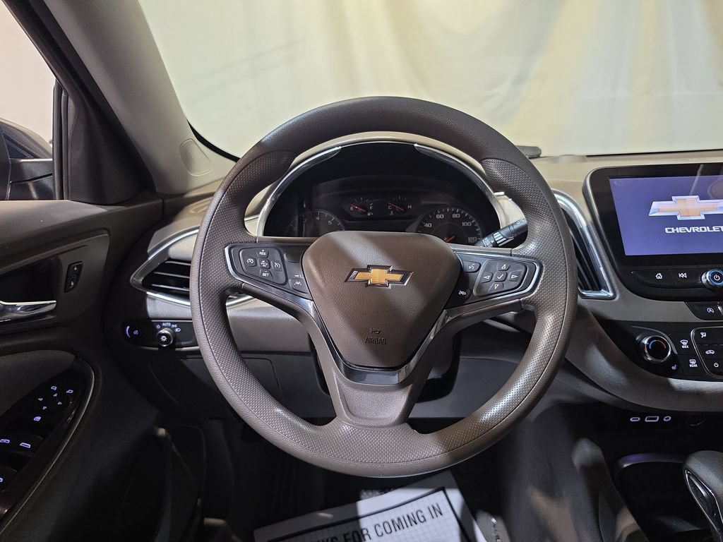 Used 2021 Chevrolet Malibu LT FWD image 11