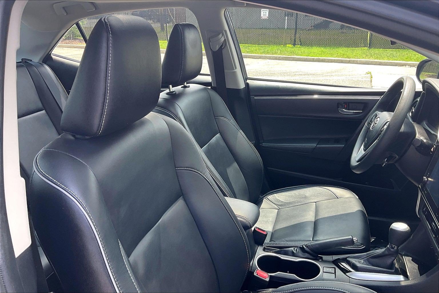 Used 2017 Toyota Corolla XLE FWD image 9