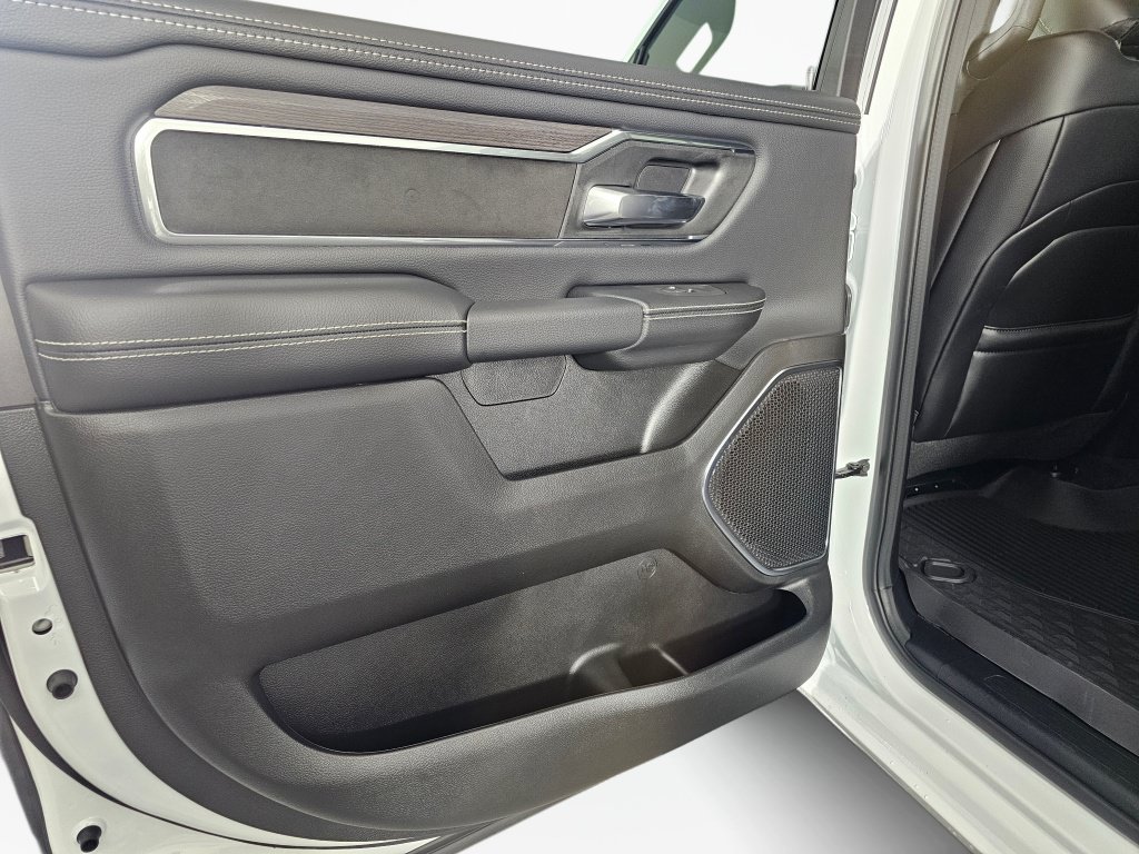 New 2026 RAM 1500 Laramie w/ Laramie Preferred Package AWD/4WD image 34