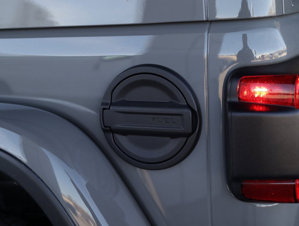 Used 2021 Jeep Wrangler Unlimited Rubicon w/ Trailer Tow Package image 43