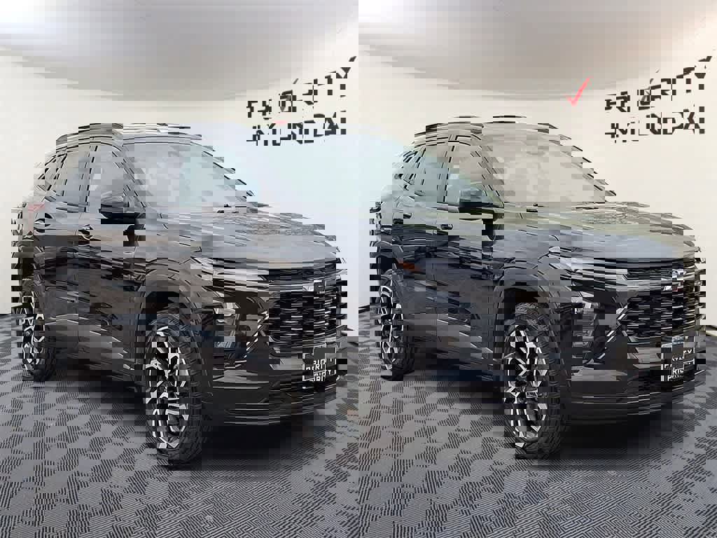 Used 2024 Chevrolet Trax RS w/ Sunroof Package image 3