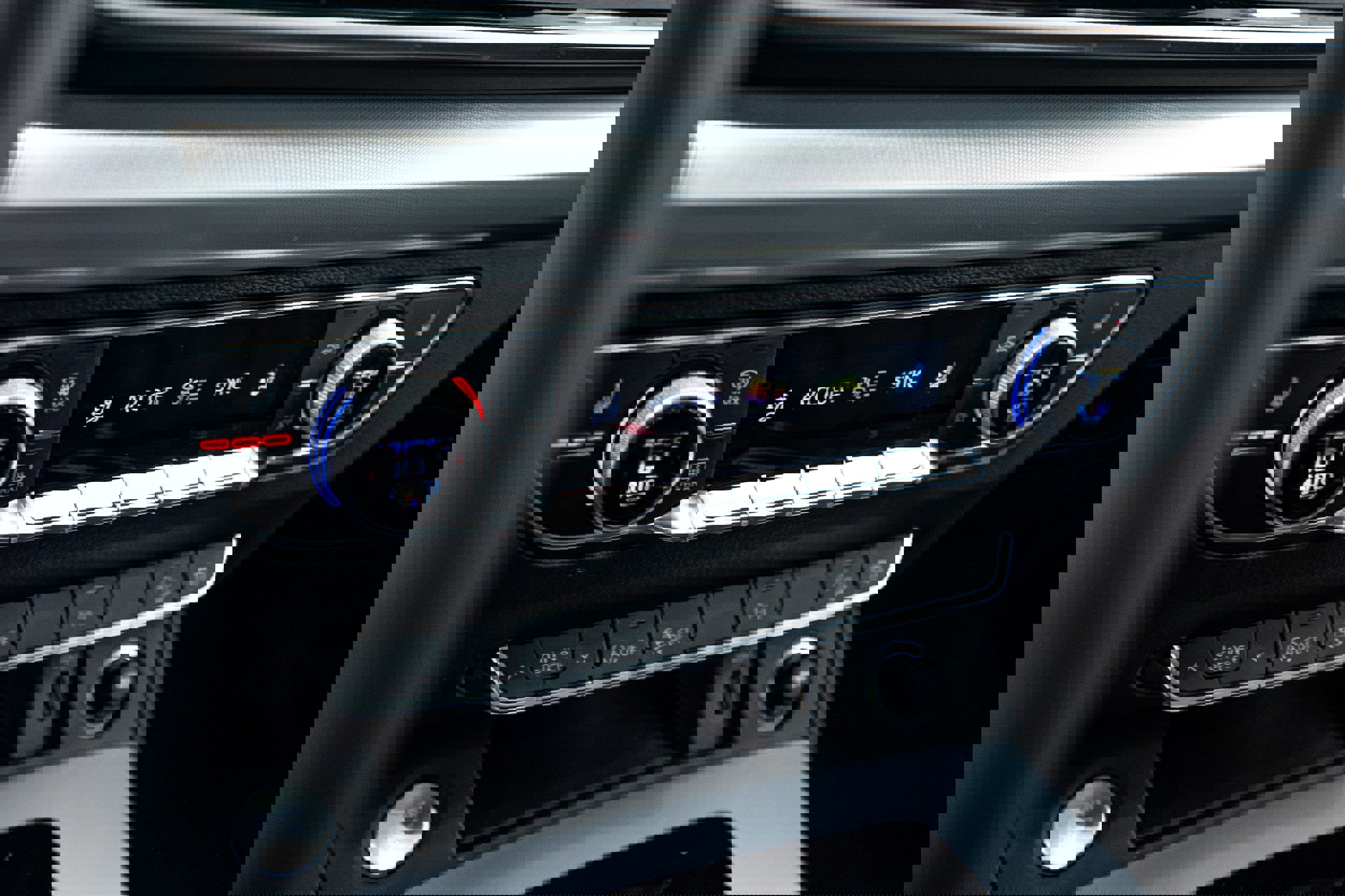 Certified 2025 Audi Q5 2.0T Premium w/ Convenience Plus Package image 12