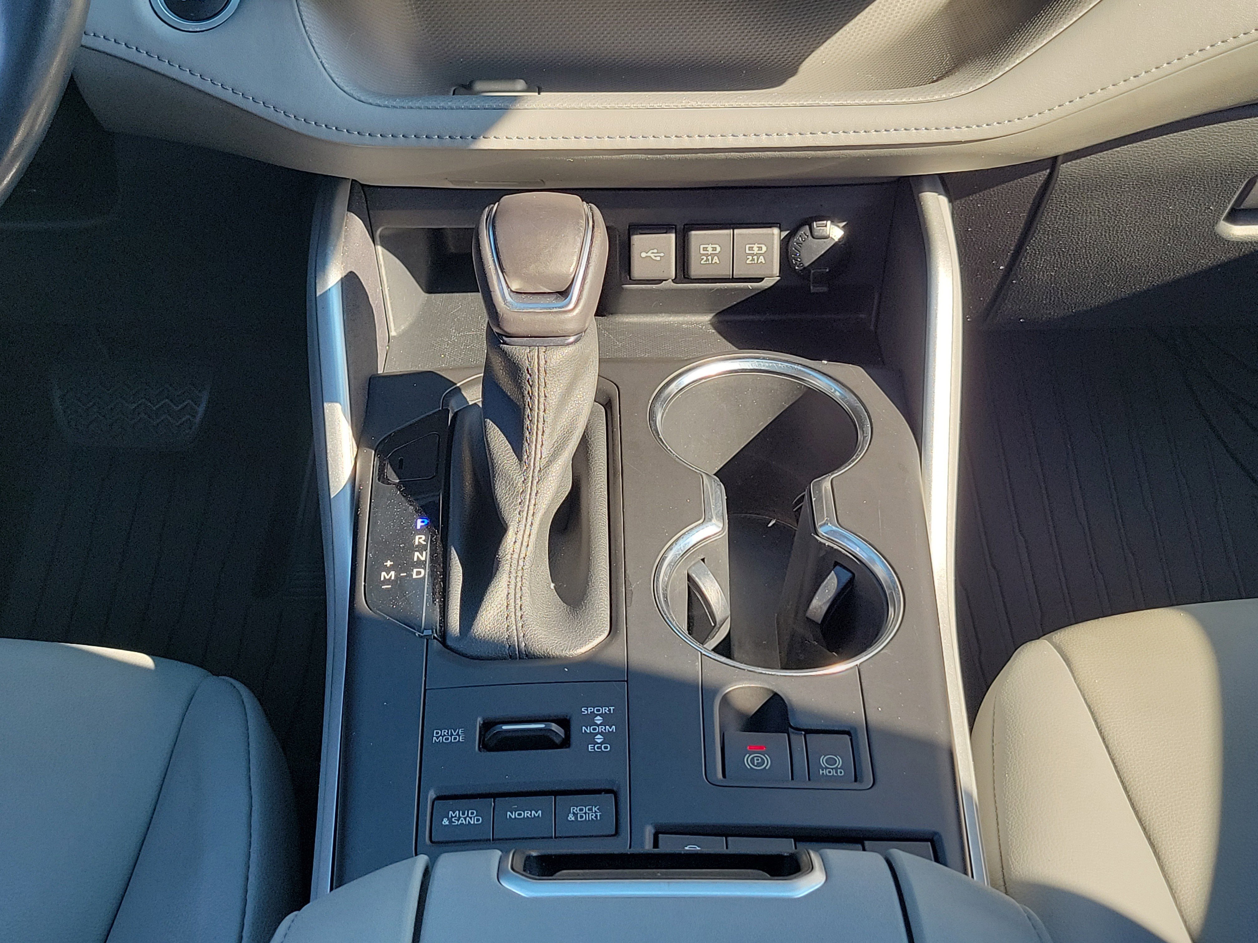 Used 2020 Toyota Highlander XLE image 18