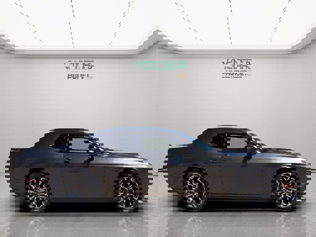 Used 2023 Dodge Challenger R/T image 4