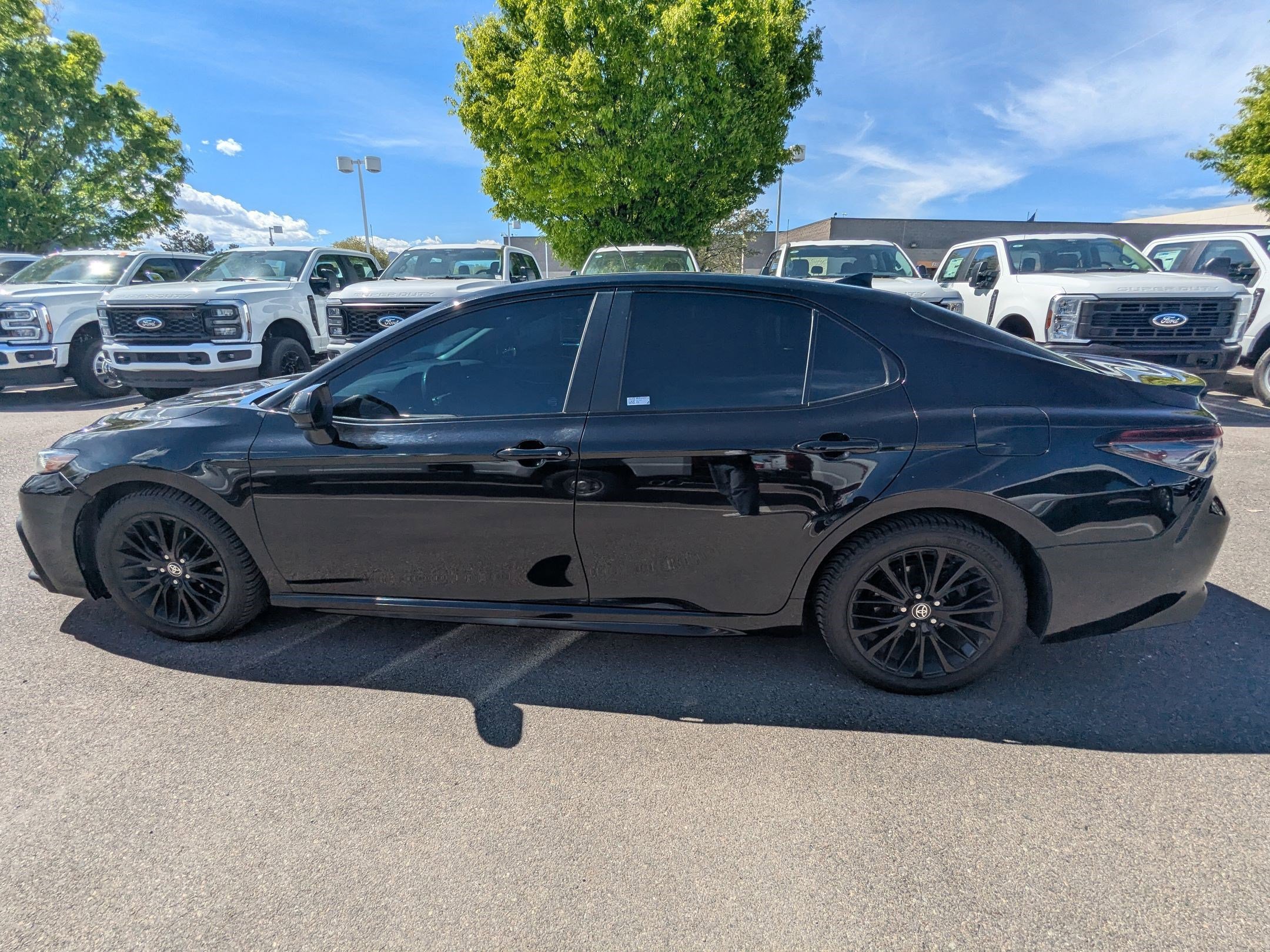 Used 2021 Toyota Camry SE image 9