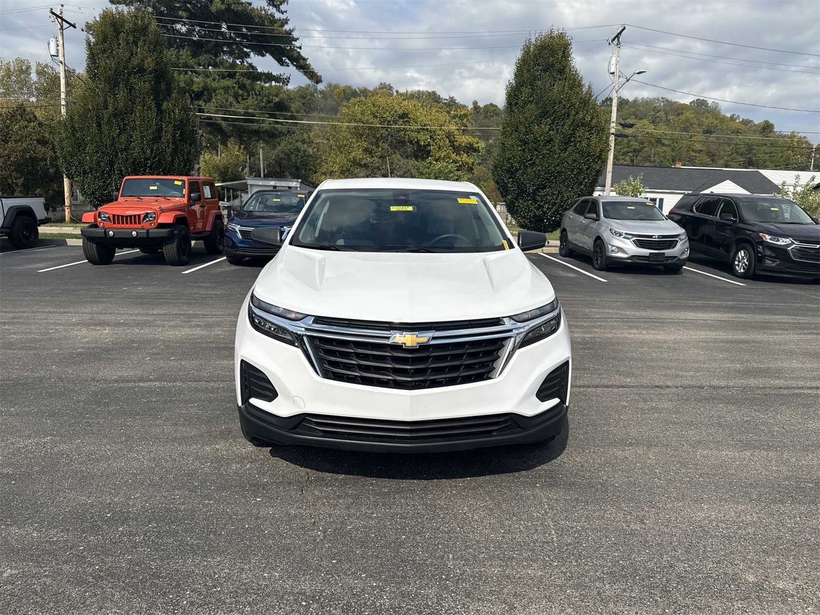 Used 2022 Chevrolet Equinox LS w/ LS Convenience Package image 3