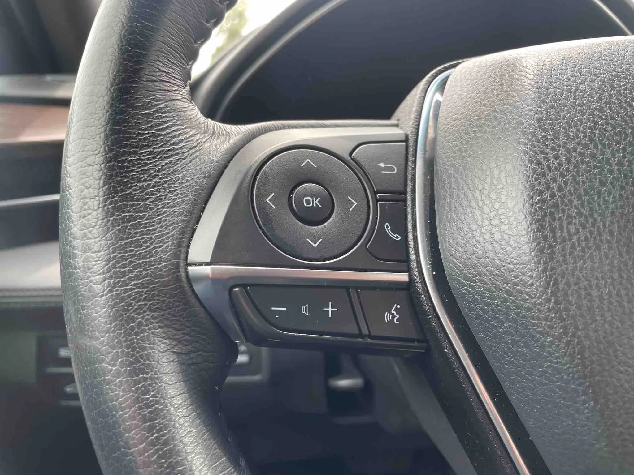 Used 2019 Toyota Avalon XLE image 32