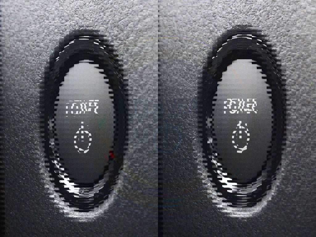 Used 2025 Toyota Camry LE image 4