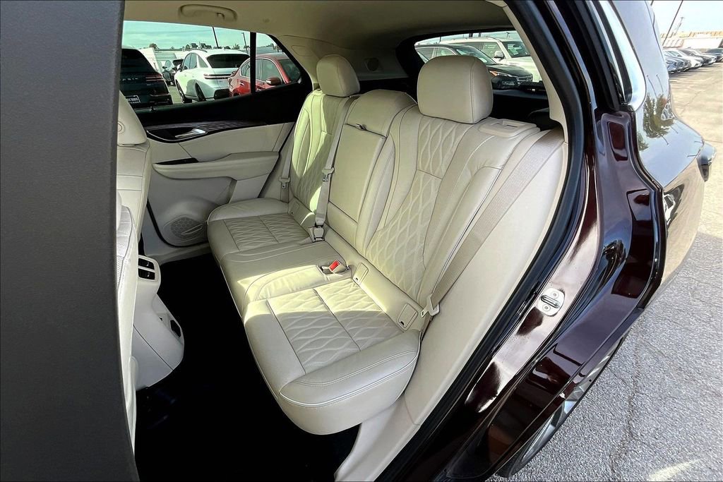 Used 2021 Buick Envision Avenir image 37