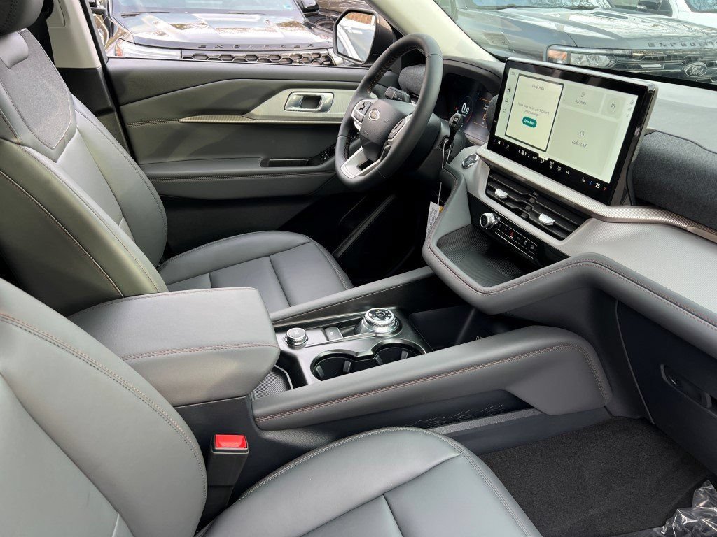 New 2026 Ford Explorer Active w/ Active Comfort Package AWD/4WD image 9