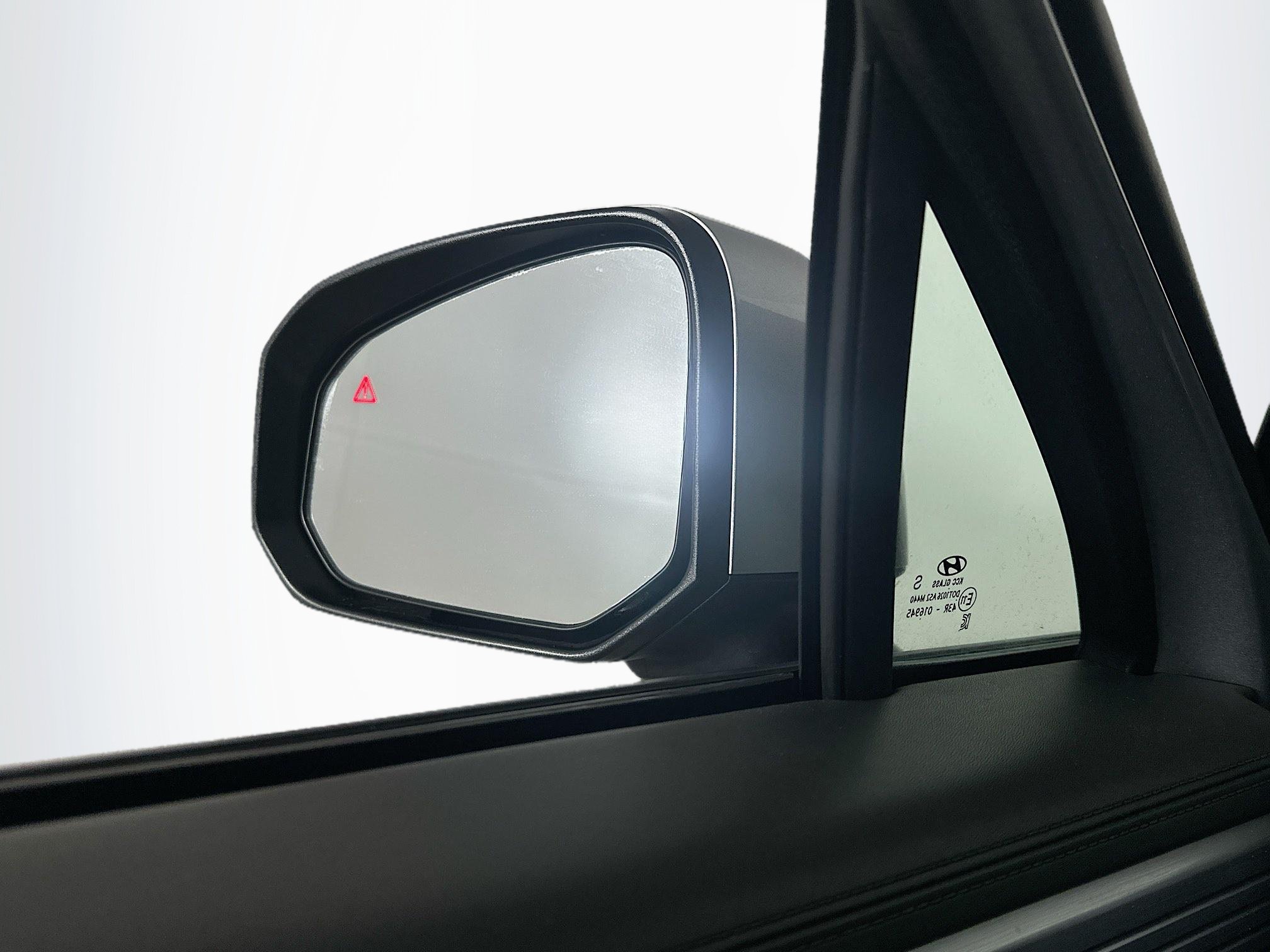 Used 2024 Hyundai Santa Fe Limited FWD image 16