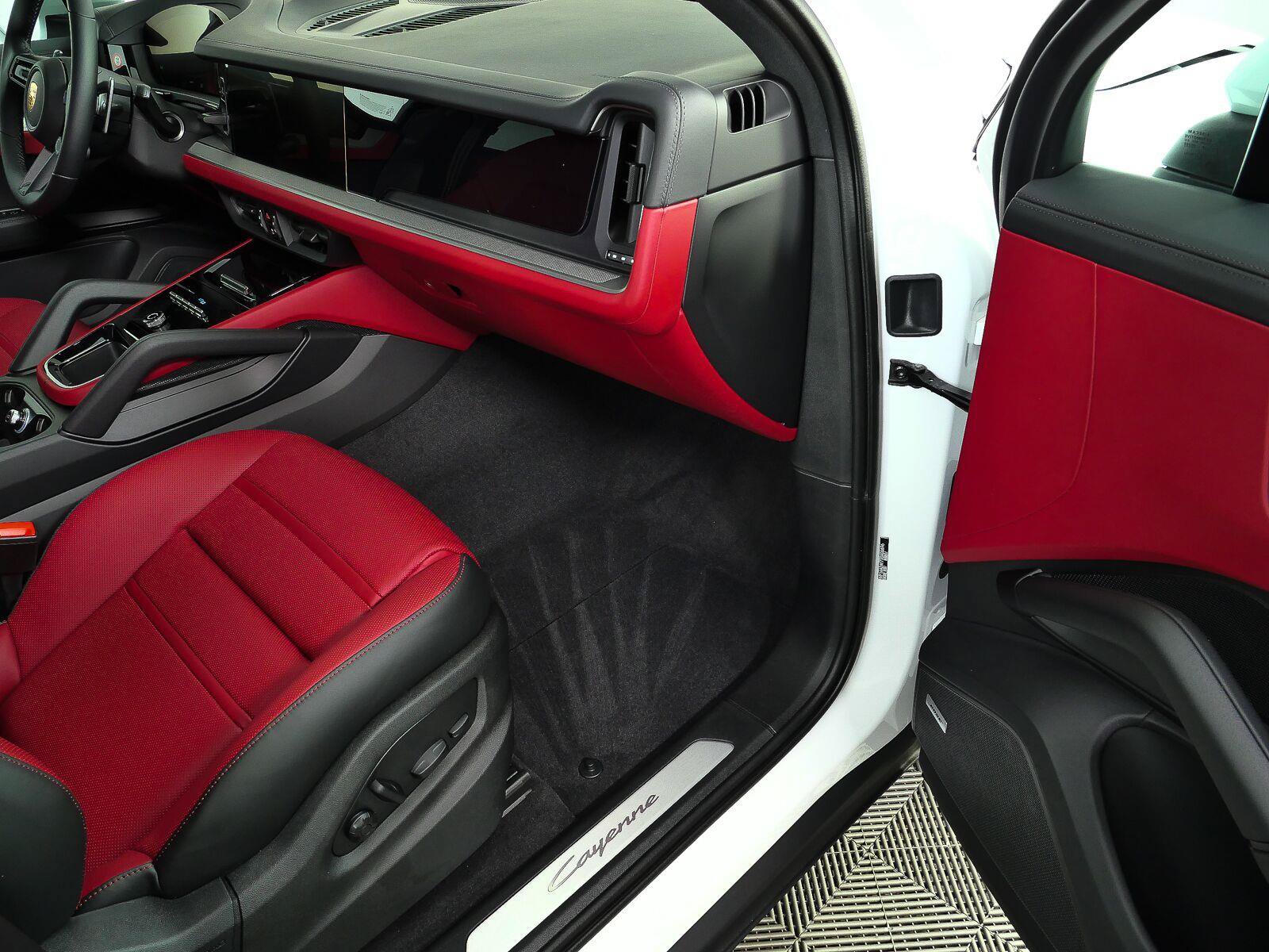 New 2026 Porsche Cayenne AWD/4WD image 24