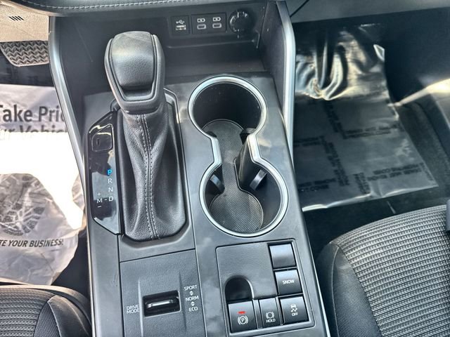 Used 2023 Toyota Highlander L image 28