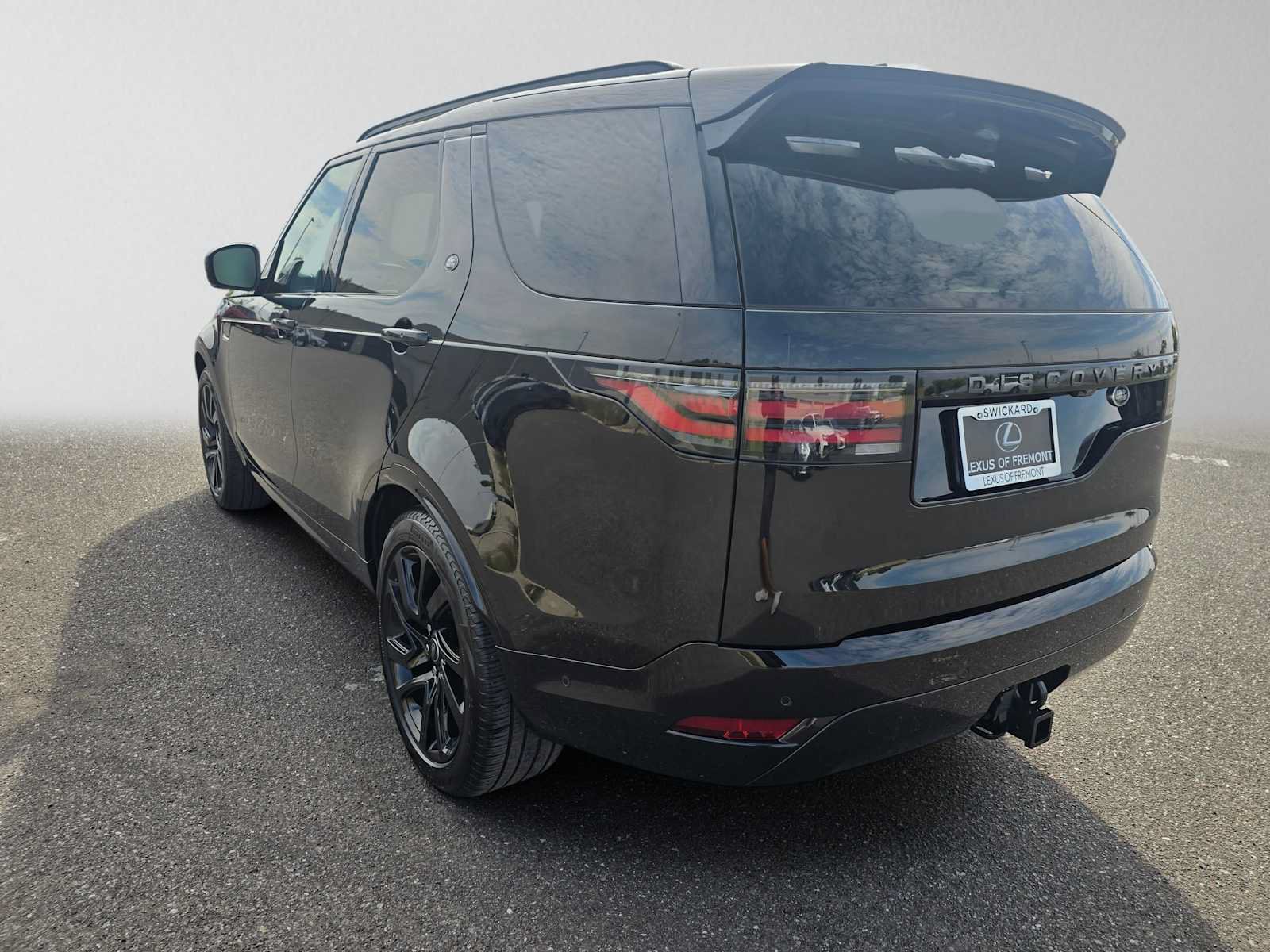 Used 2023 Land Rover Discovery S R-Dynamic AWD/4WD image 5
