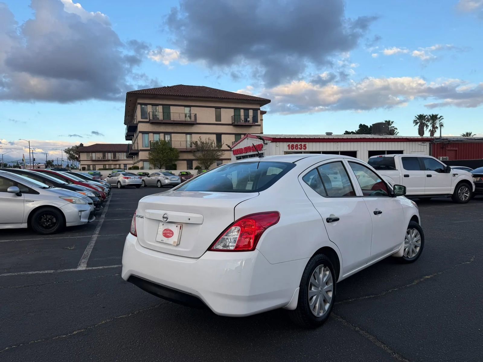 Used 2016 Nissan Versa S FWD image 8