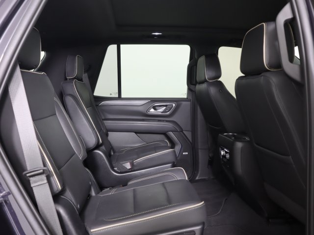 Used 2023 GMC Yukon SLT w/ SLT Luxury Package AWD/4WD image 14