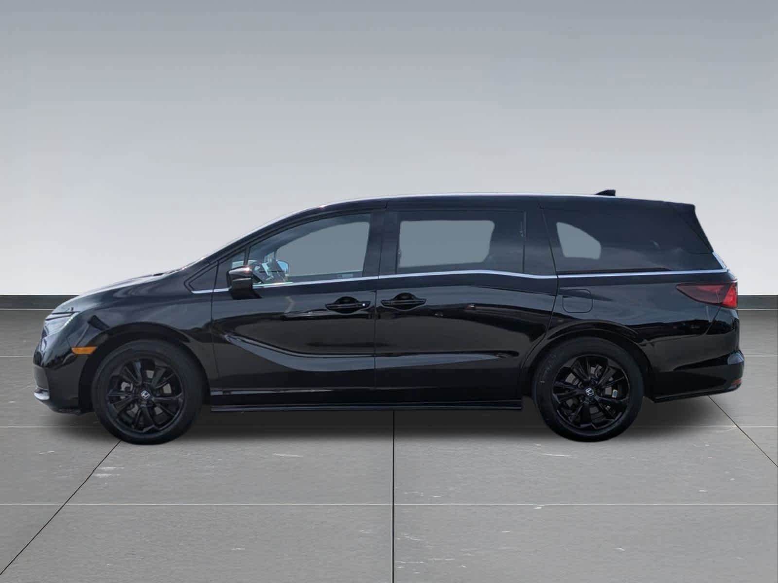Used 2024 Honda Odyssey Sport image 2