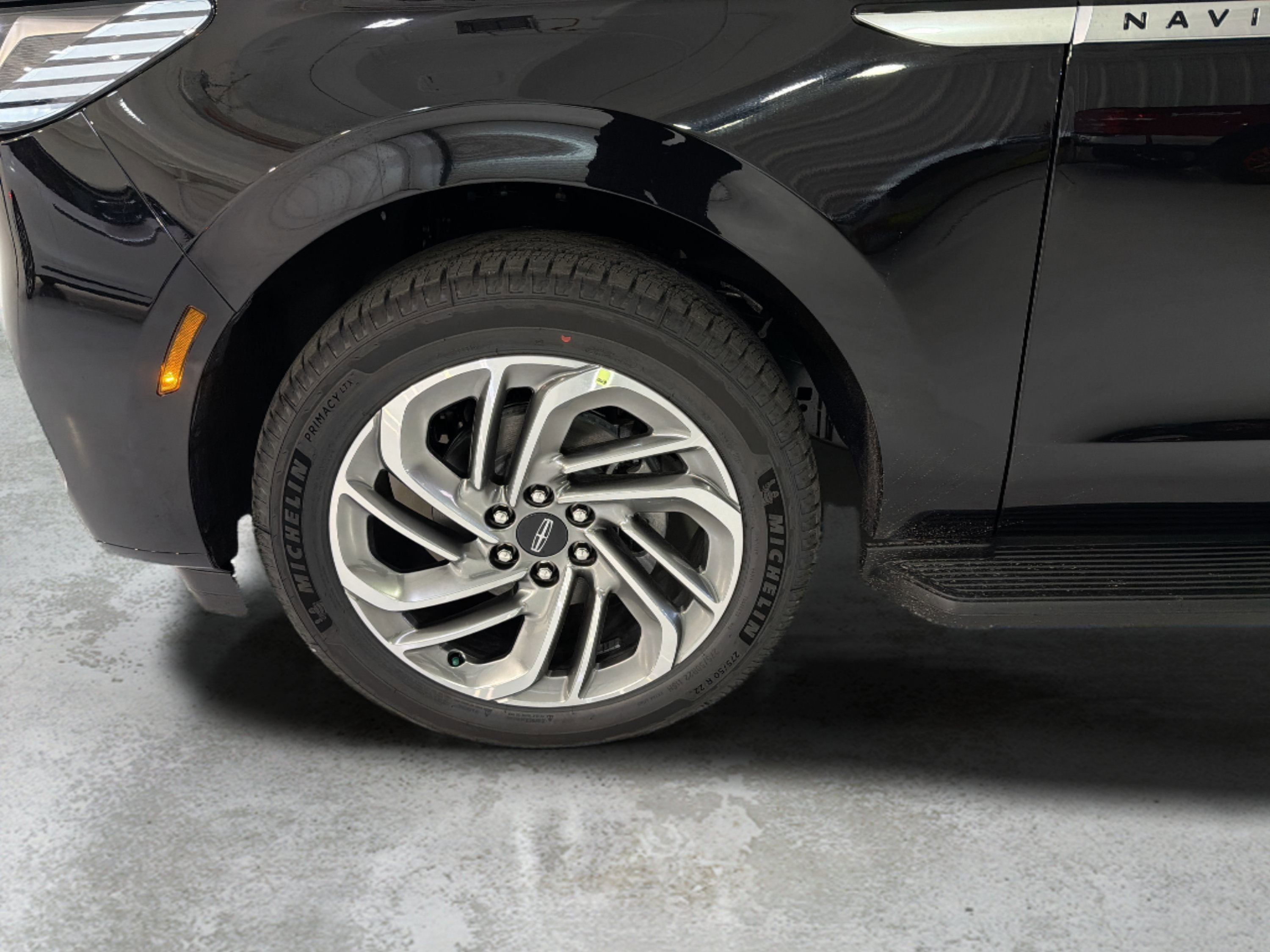 New 2026 Lincoln Navigator Premiere AWD/4WD image 30