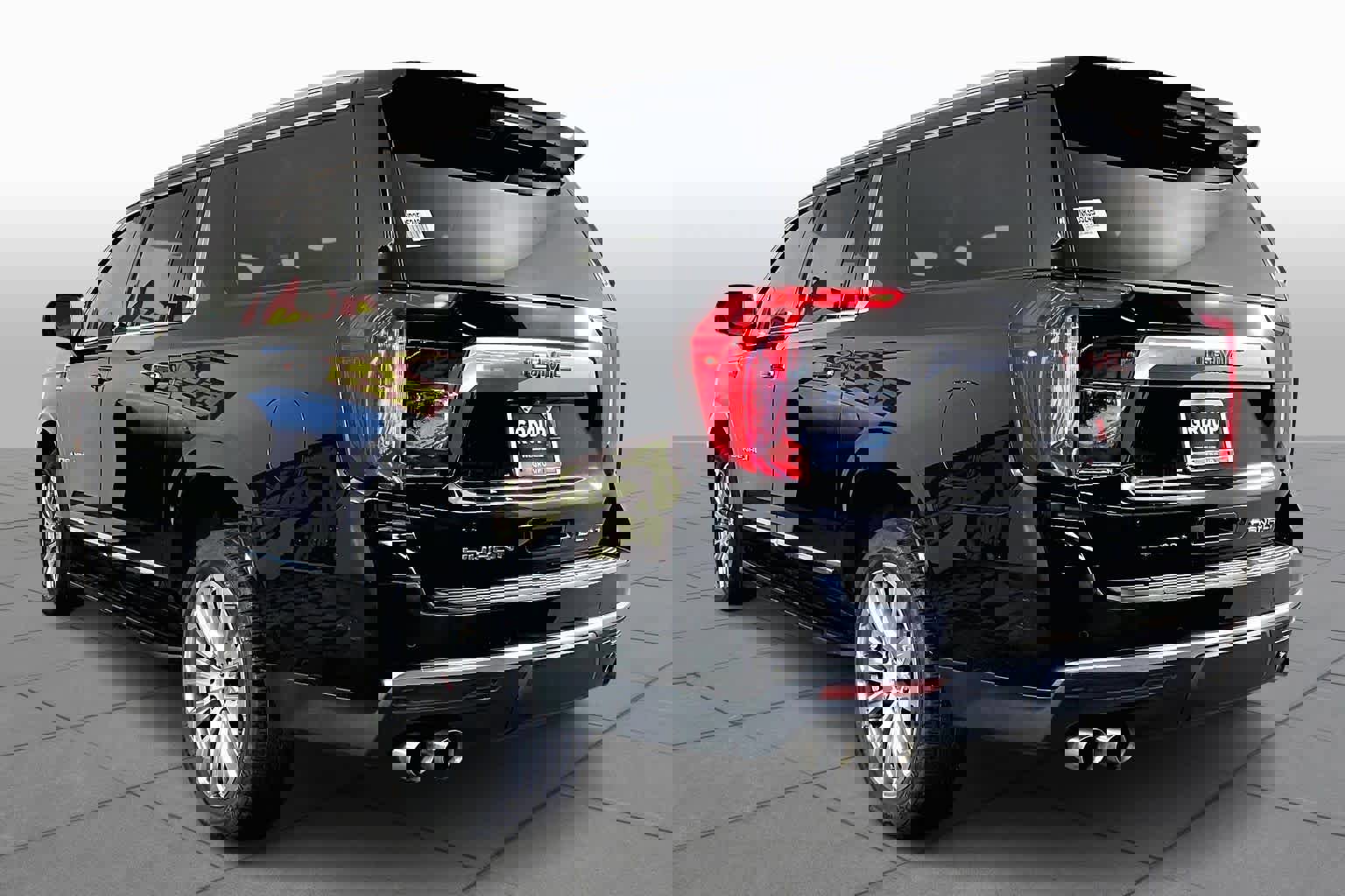 Used 2022 GMC Yukon XL Denali image 11