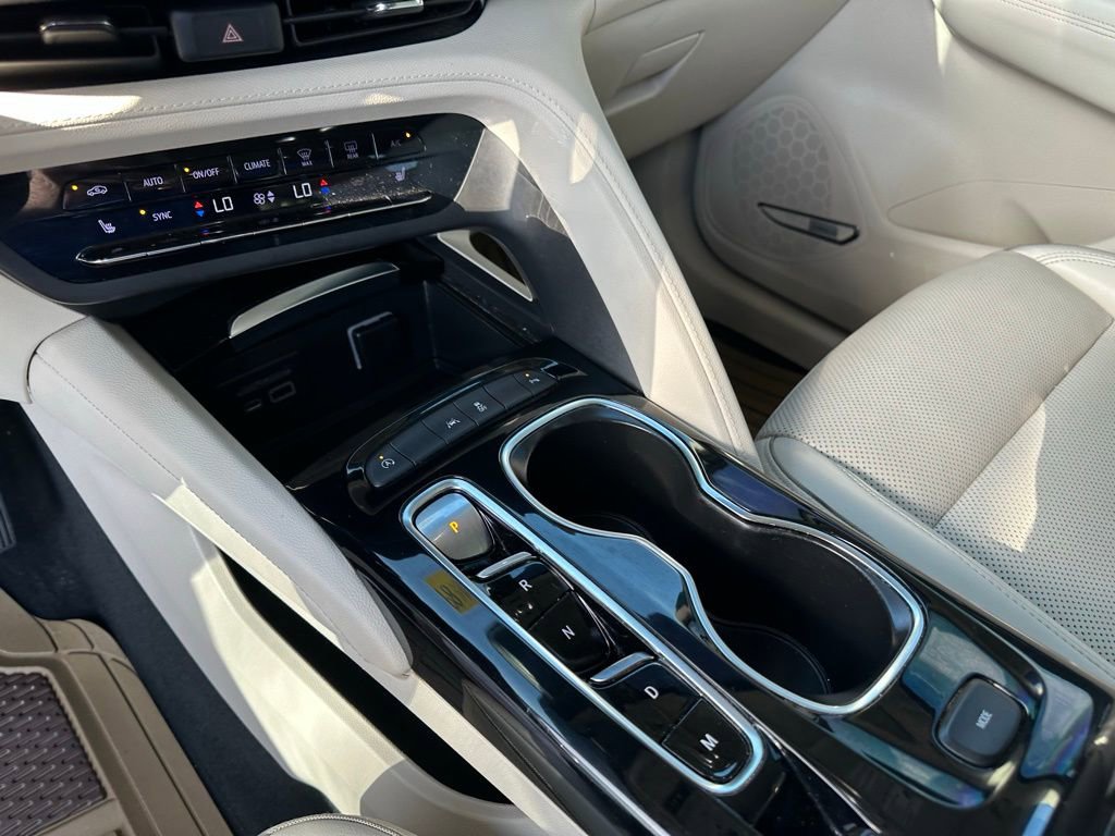 Used 2022 Buick Envision Essence w/ Technology Package I FWD image 15