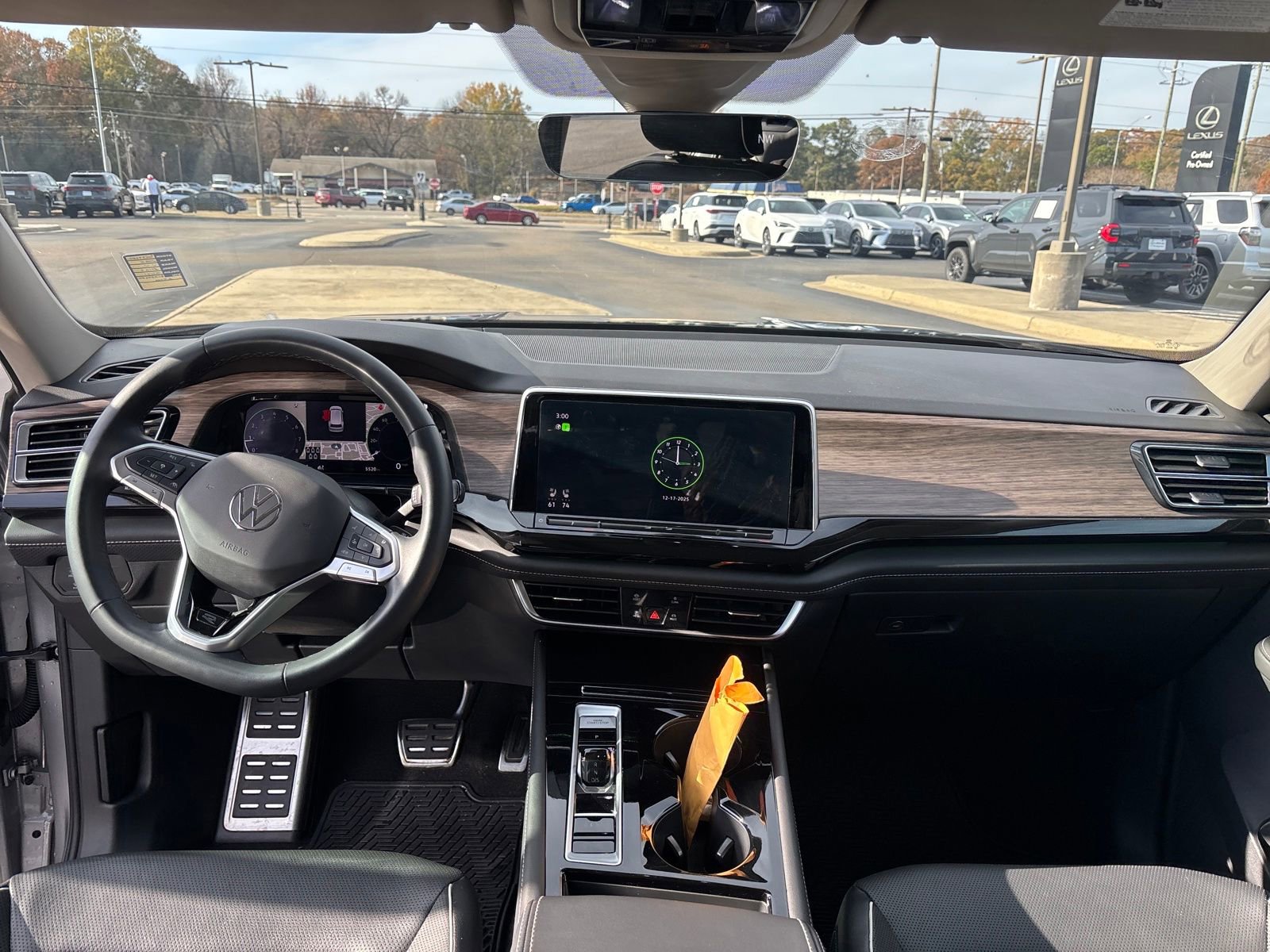 Used 2025 Volkswagen Atlas SEL Premium R-Line image 12