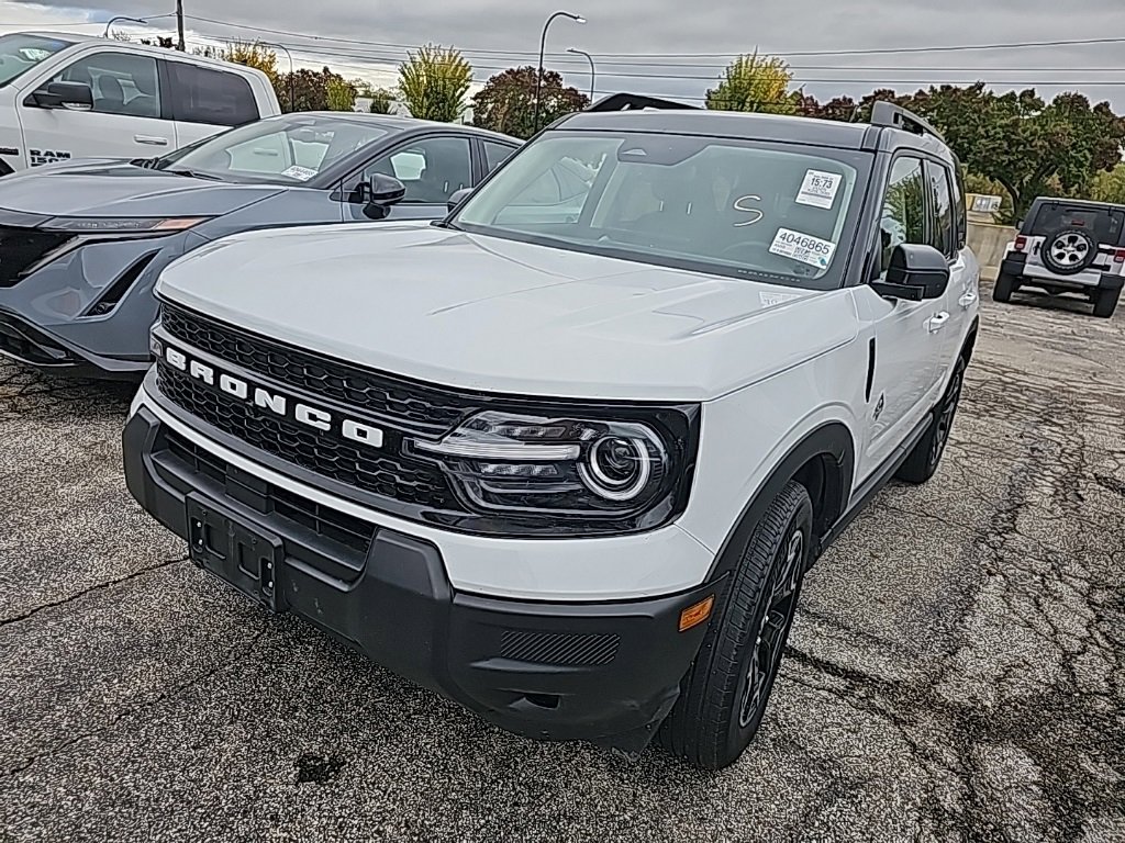 Used 2025 Ford Bronco Sport Outer Banks image 3