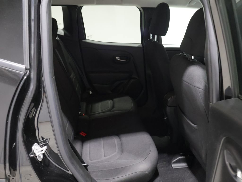 Used 2022 Jeep Renegade Latitude w/ Convenience Group AWD/4WD image 20