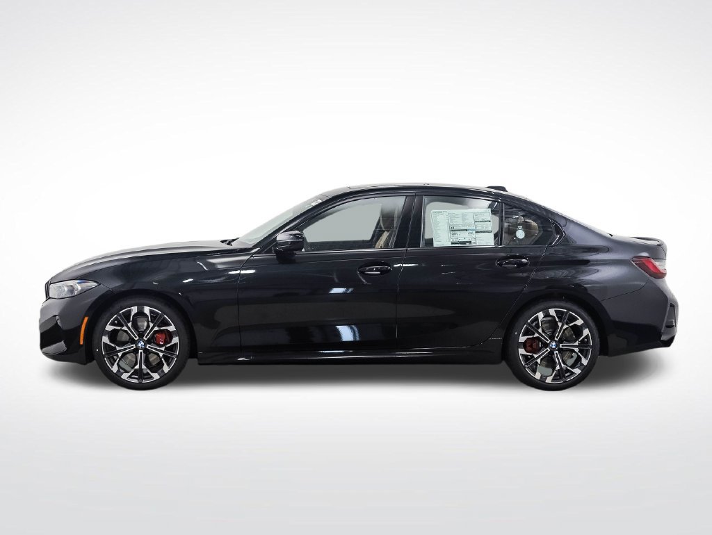 Used 2026 BMW 330i xDrive Sedan w/ M Sport Package AWD/4WD image 2